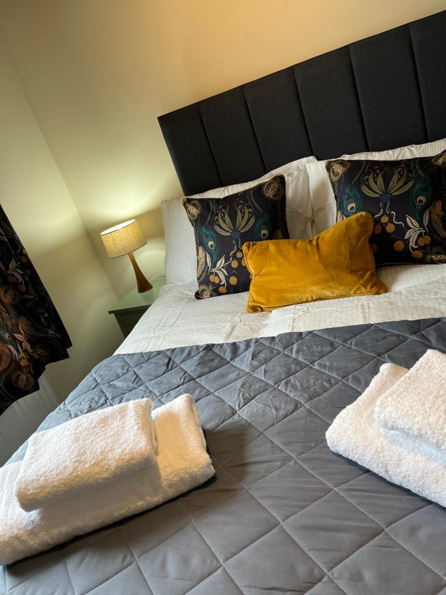 Hare And Hounds Hotel Foulridge Eksteriør billede